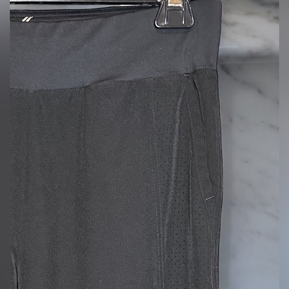 KYODAN - Small Black Capris - Picture 3 of 3